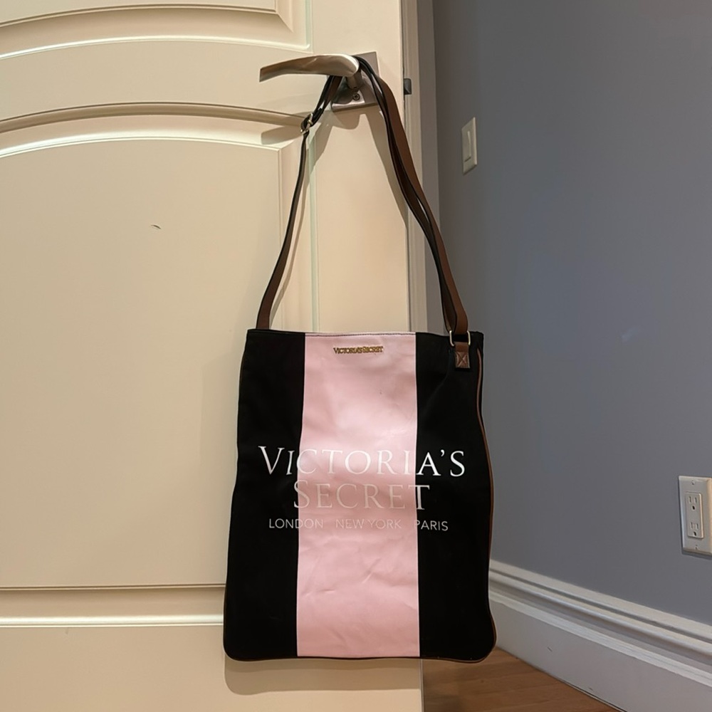 Victoria’s Secret tote, worn a few times perfect for the summer